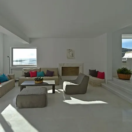 Paros Sleeps 10 Pool Air Con Wifi T478597 *