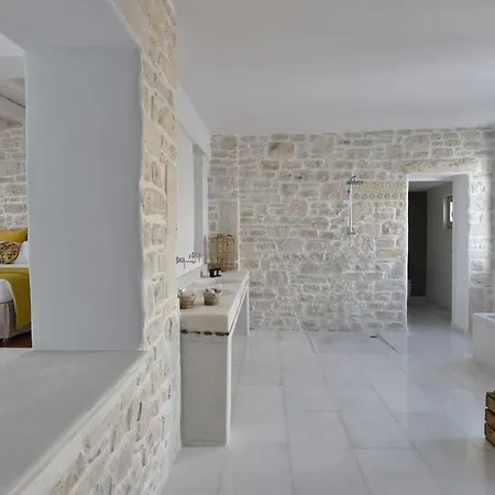Villa Paros Sleeps 10 Pool Air Con Wifi T478597